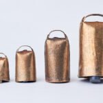 Cloche en Fer Artisanale Cloche à Aache avec Revêtement en Bronze Son Puissant