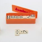 Jeux de dominos de haute qualité 28 pièces en urée avec étui