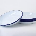 Lot de 6 Assiettes Creuses Rondes en Acier Émaillé Épais avec Bordure Bleue sur le Dessus Design Rétro 25x3,5 cm