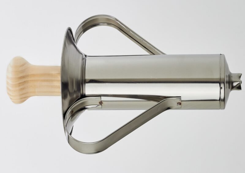 Churrera grande tipo jeringa manual de acero inoxidable con asas maza de madera maciza