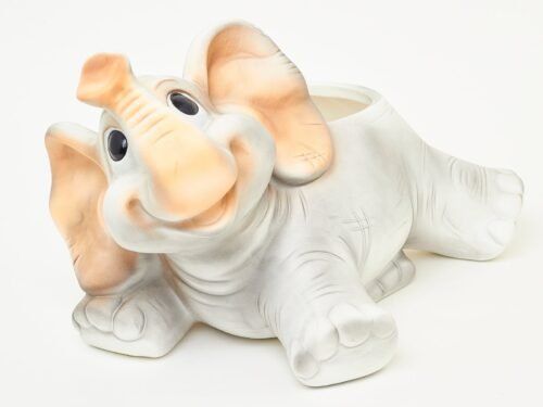 Éléphant couché en céramique avec cache-pot – 40 × 24 cm