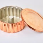 Moule à flan cannelé en cuivre artisanal, intérieur étamé et couvercle hermétique – 18 cm