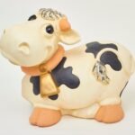 Vache souriante avec cloche en céramique pour le jardin – 38 × 30 cm